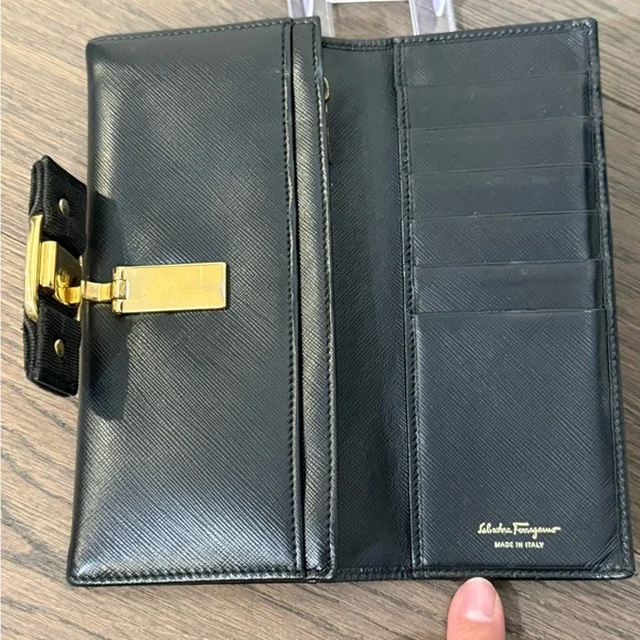 Salvatore Ferragamo Black Vara Bow Long Leather Wallet Clutch - EUC - Picture 4 of 8
